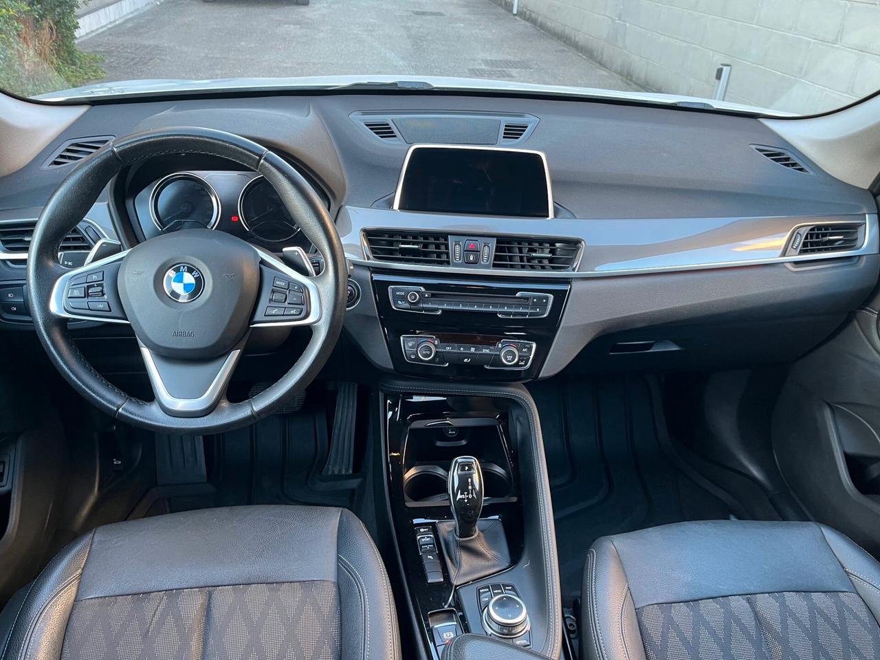 Bmw X1 sdrive18d xLine AUTOM. LED/NAVI/PELLE PERFETTA