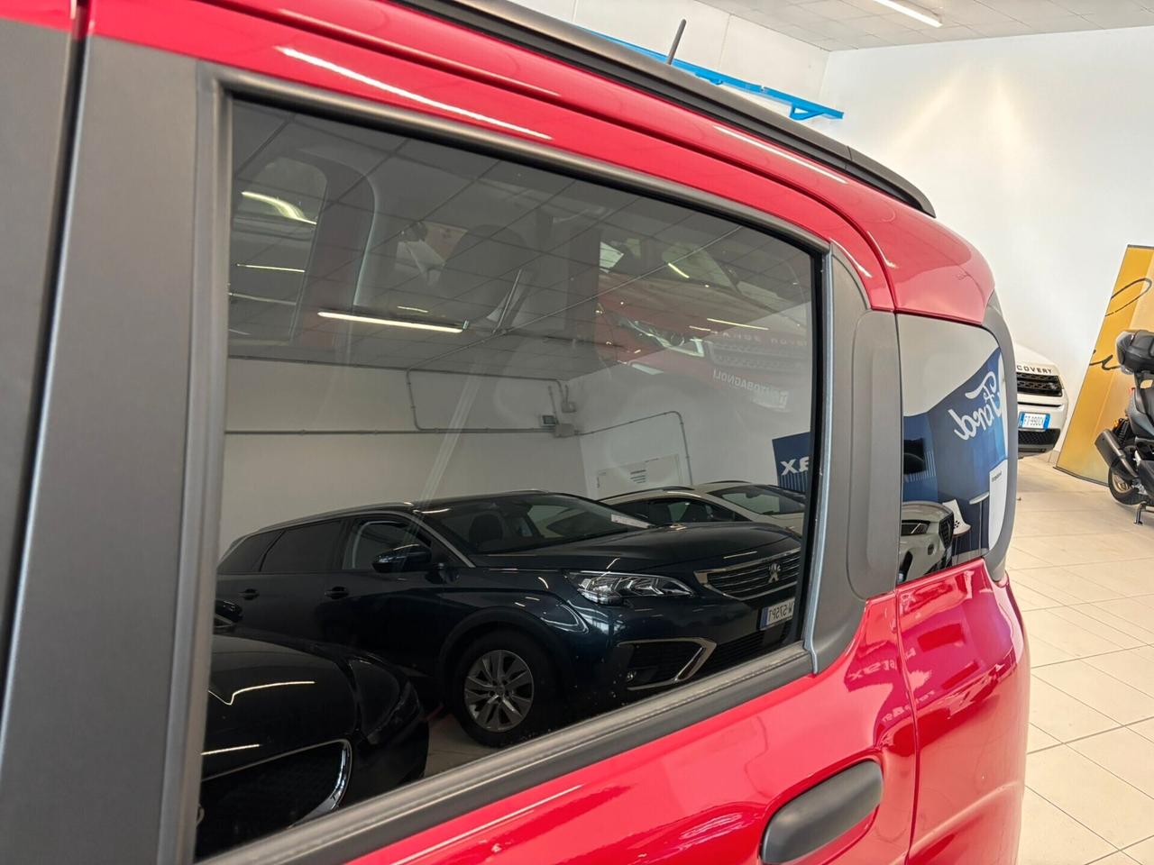 Fiat Panda CROSS 1.0 FireFly Hybrid SPOTICAR