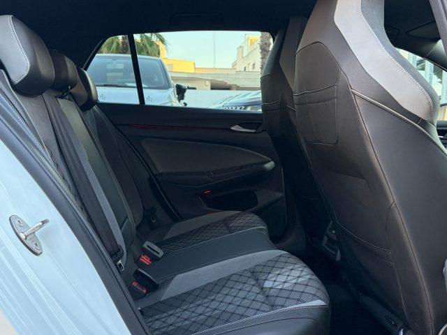VOLKSWAGEN Golf 2.0 TDI 150 CV R-Line