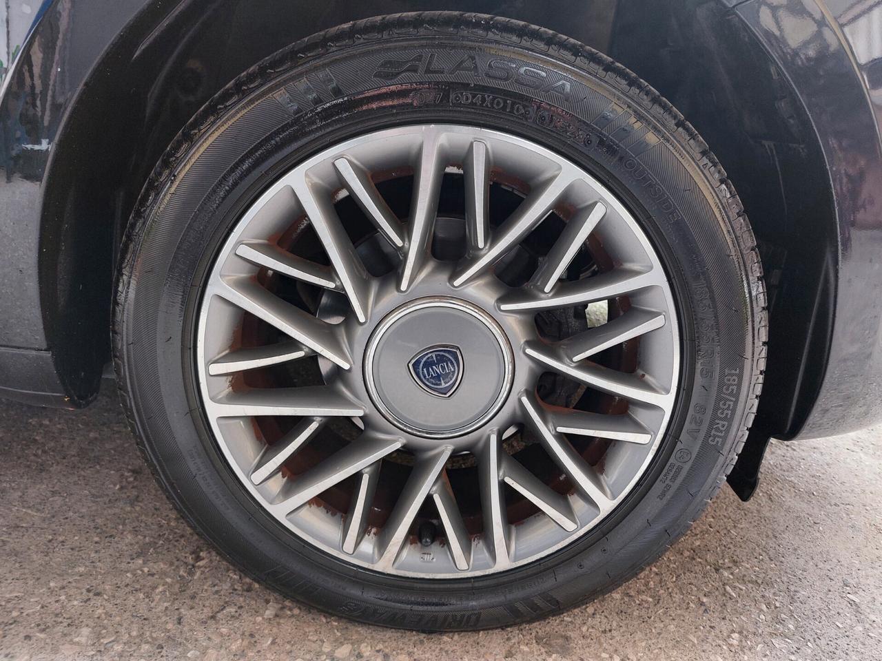 Lancia Ypsilon 1.2 69 CV 5 porte GPL Gold