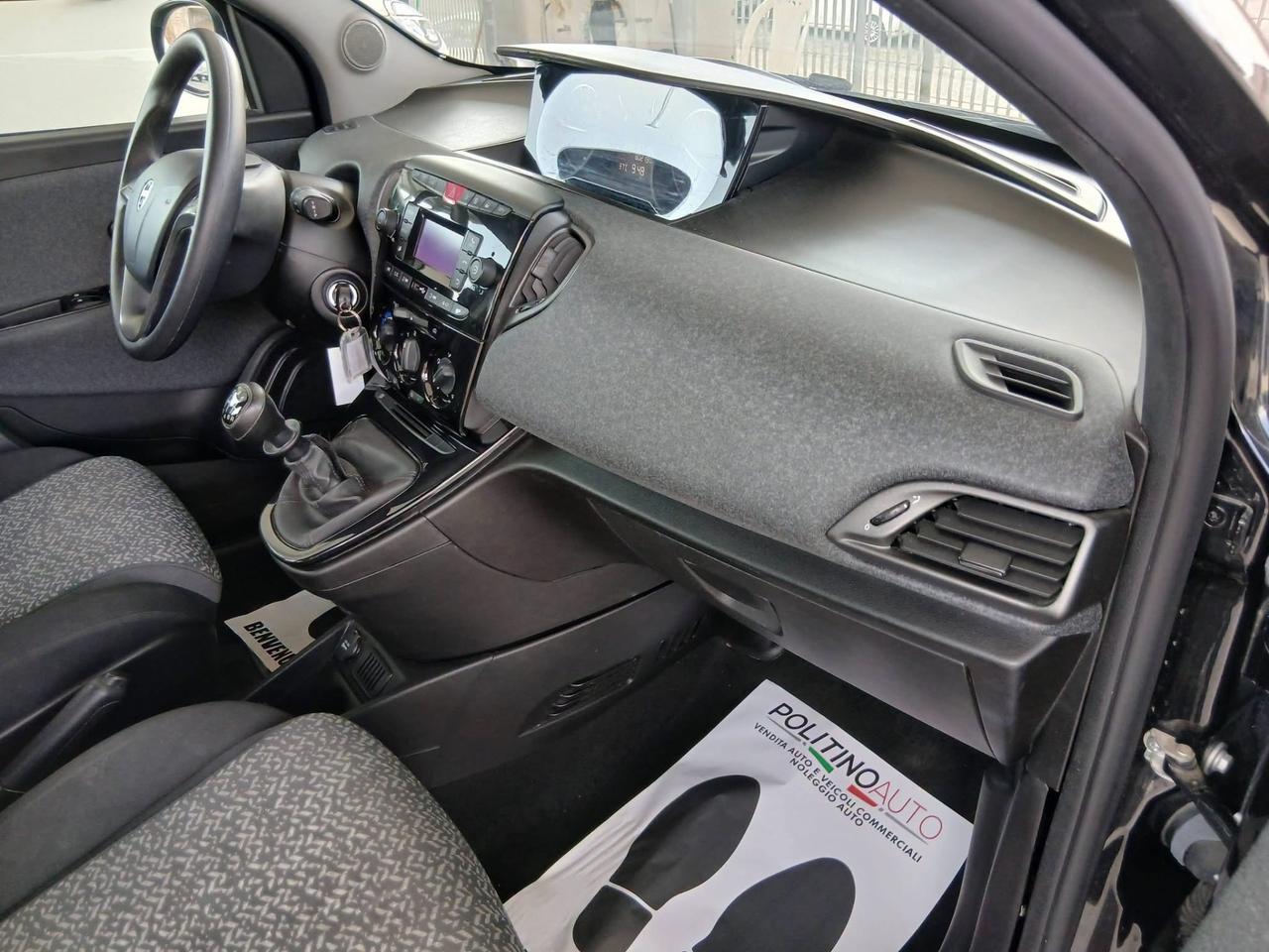 Lancia Ypsilon 1.0 FireFly 5 porte S&S Hybrid Alberta Ferretti