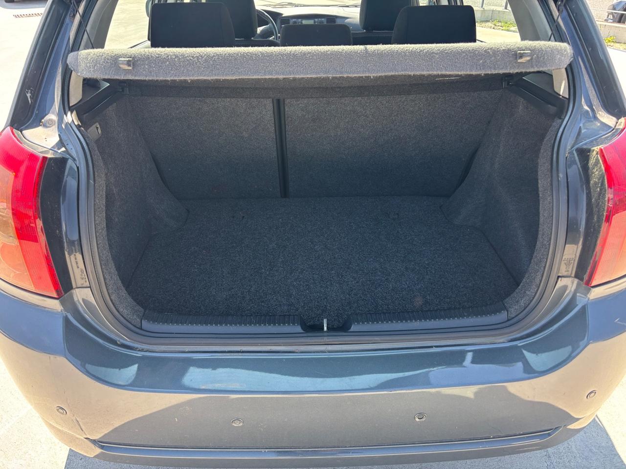 Toyota Corolla 1.4 D-4D M-MT 5 porte Sol ESP