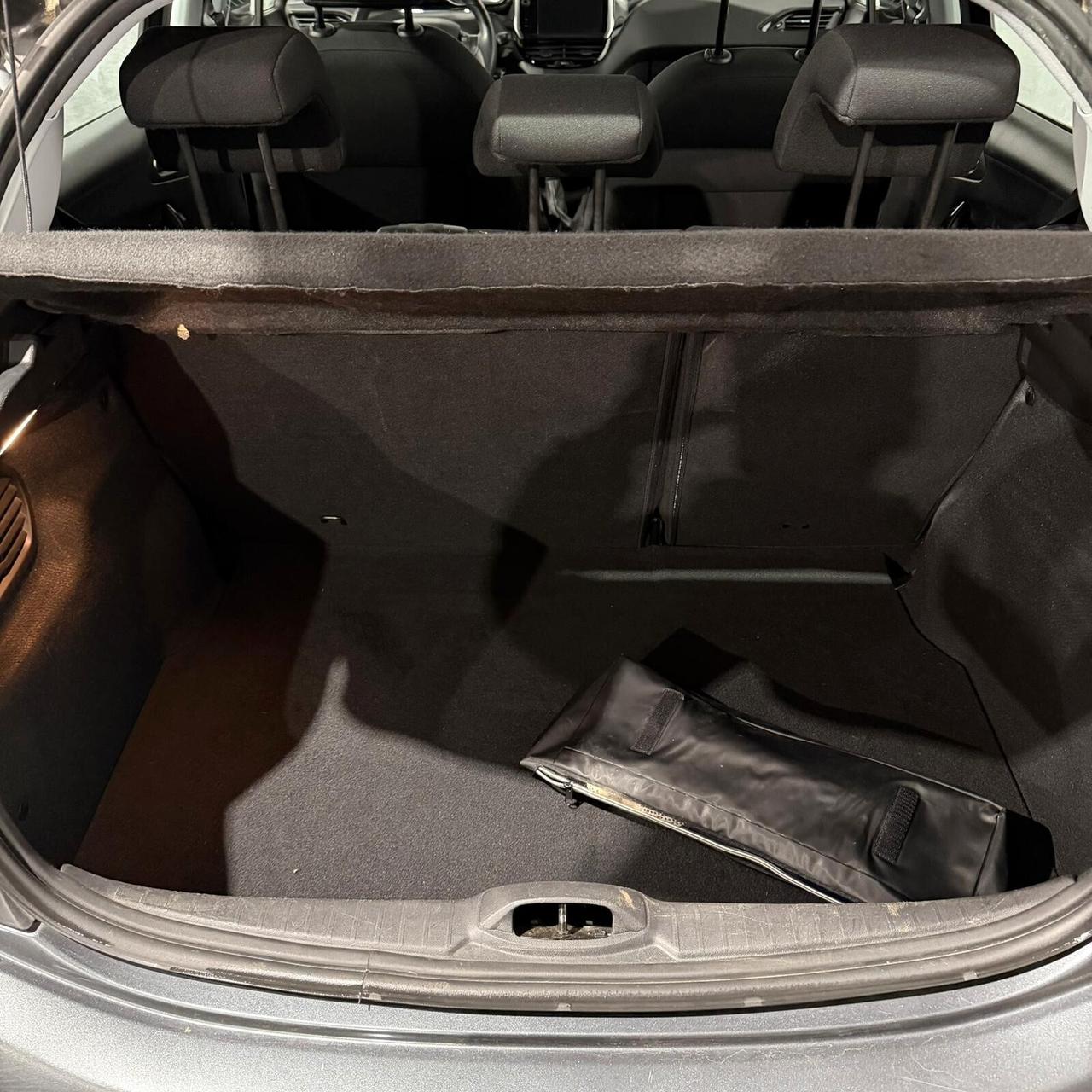 Peugeot 208 1.2 BENZINA NEOPATENTATI EURO 6