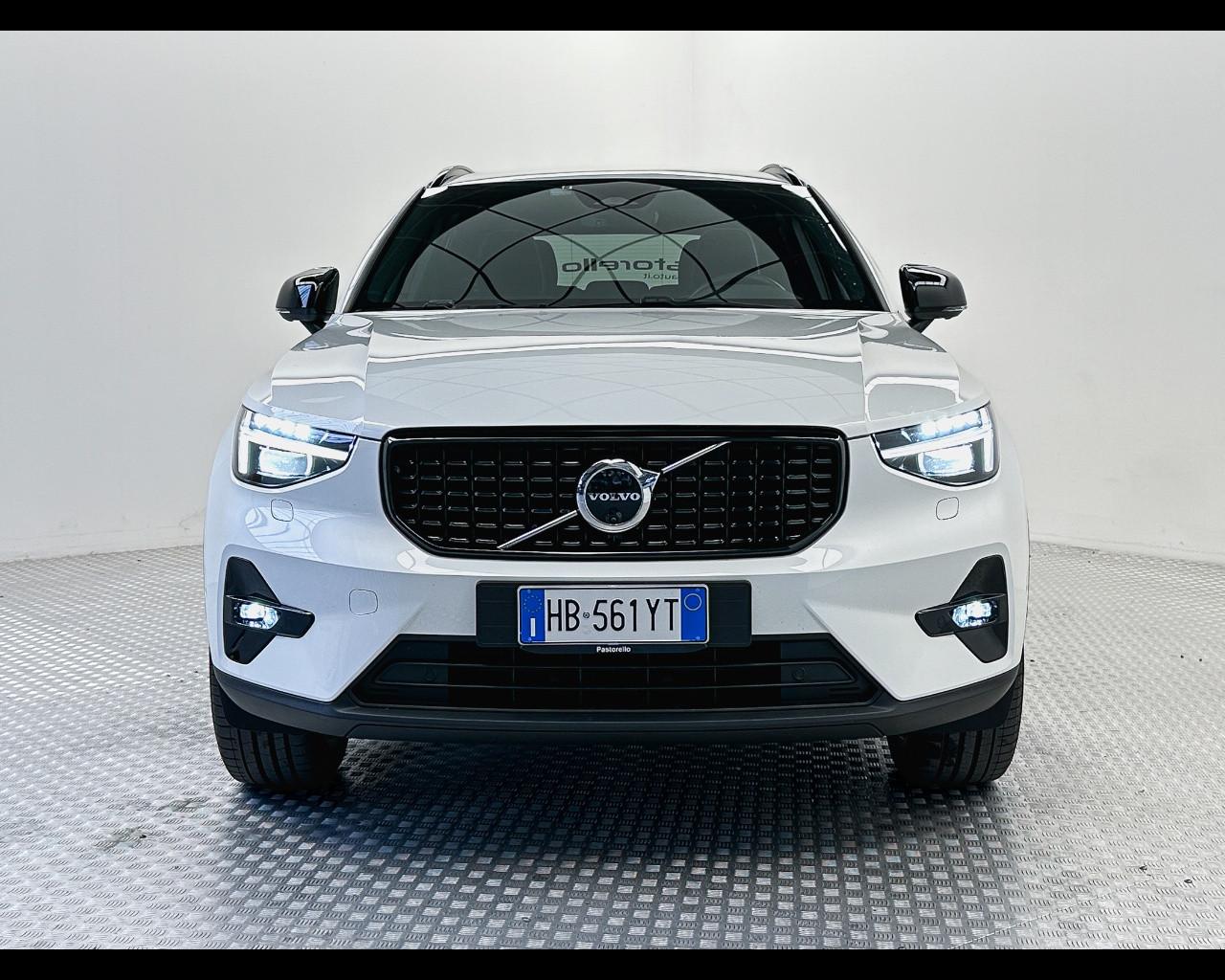 VOLVO XC40 Plus Dark B4 AUT