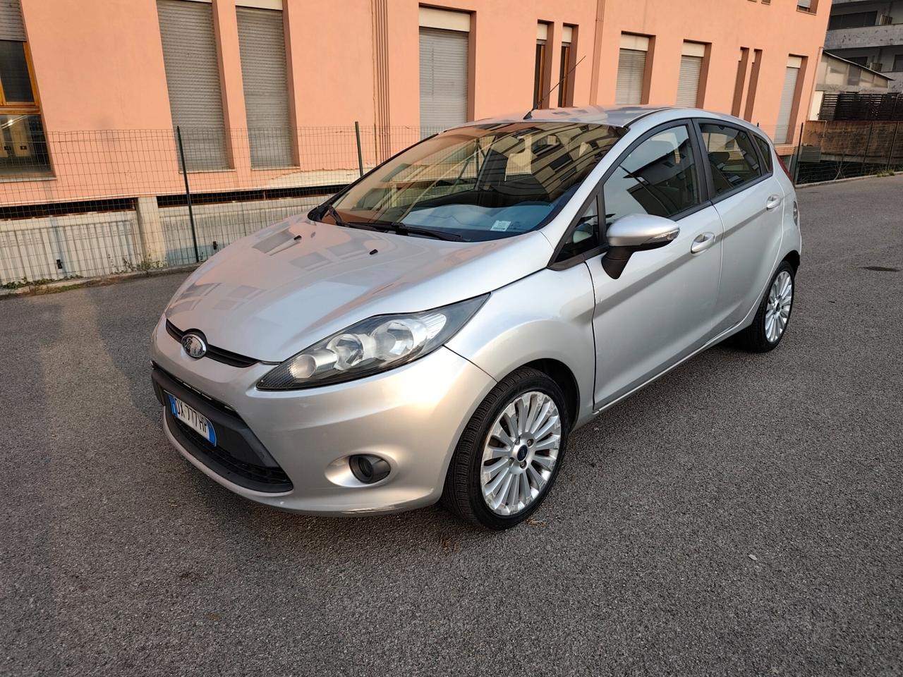 Ford Fiesta 1.2 Benz 82 CV 5 porte Titanium