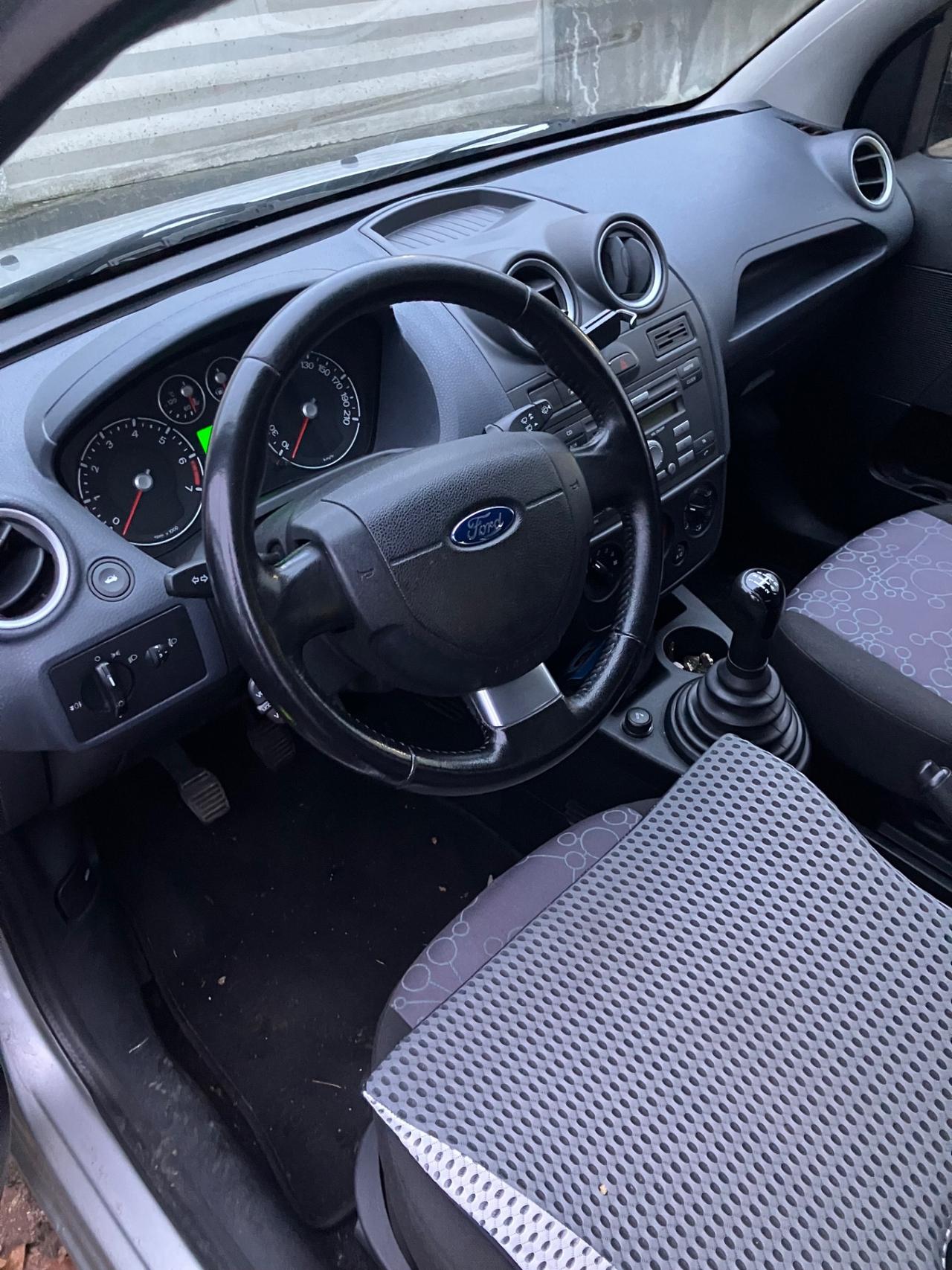 Ford Fiesta 1.2 16V 5p. Titanium