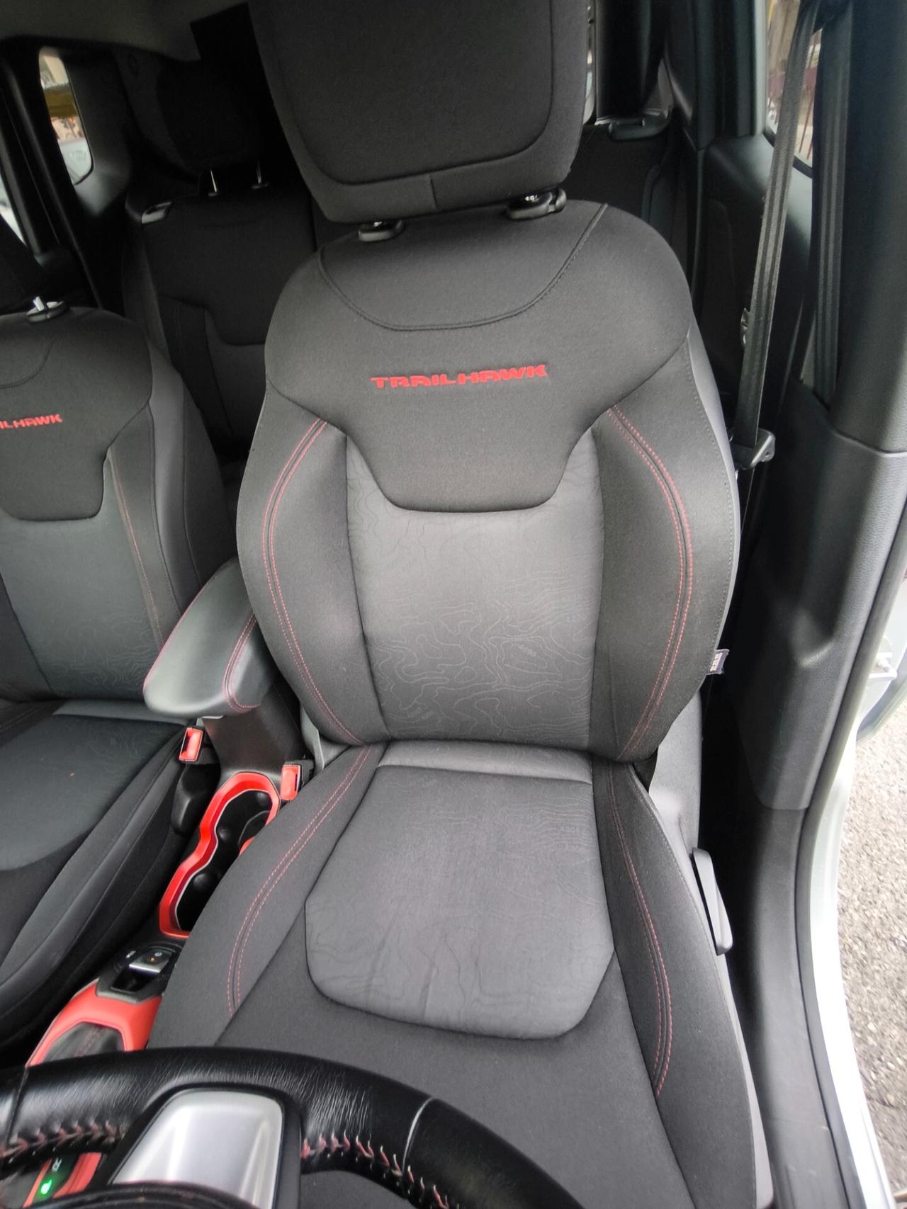 Jeep Renegade 2.0 Mjt 170CV 4WD Active Drive Low Trailhawk