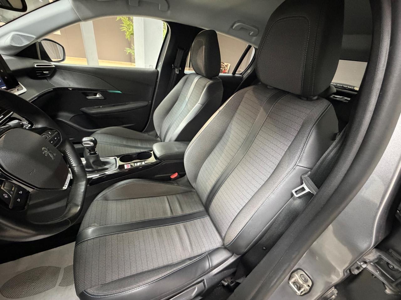 Peugeot 208 PureTech 100 Stop&Start 5 porte GT Line