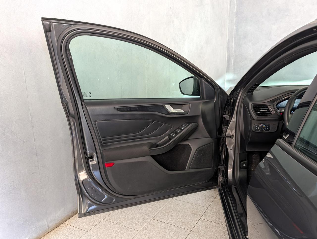 Ford Focus 1.5 ecoblue 115cv Automatic ST-Line Design