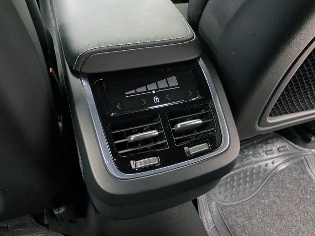 VOLVO XC60 2.0 D4 R-DESIGN AWD GEARTRONIC