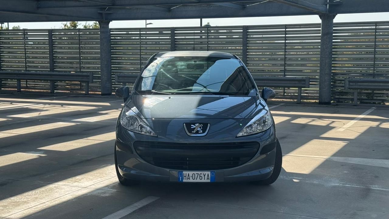 Peugeot 207 1.4 8V 75CV 5p. X Line