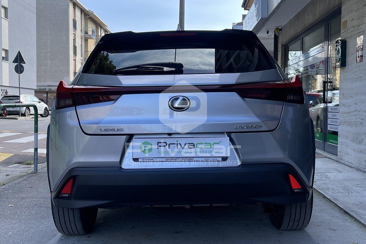 LEXUS UX Hybrid Urban