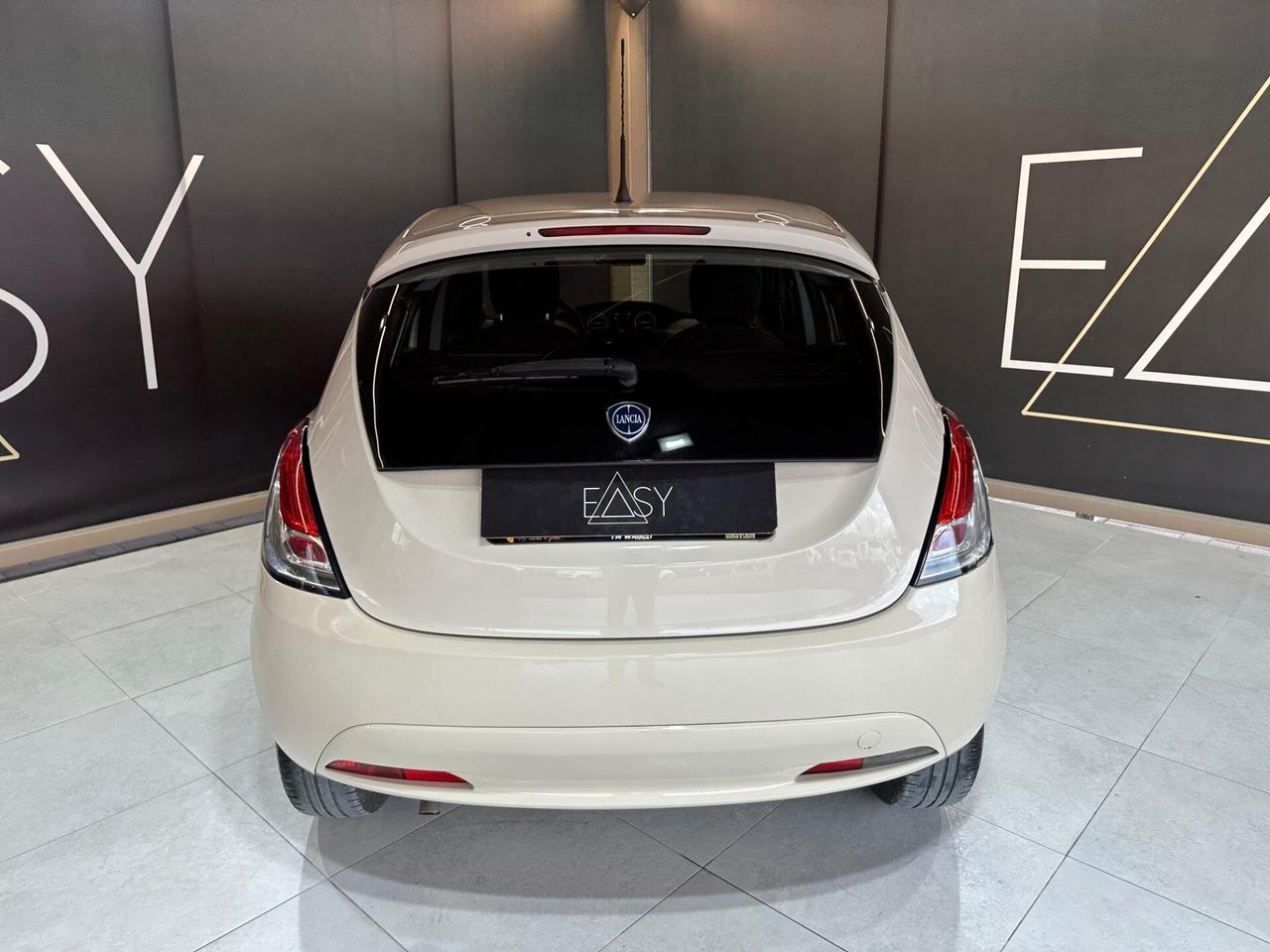 Lancia Ypsilon 1.2 69 CV 5 porte Silver