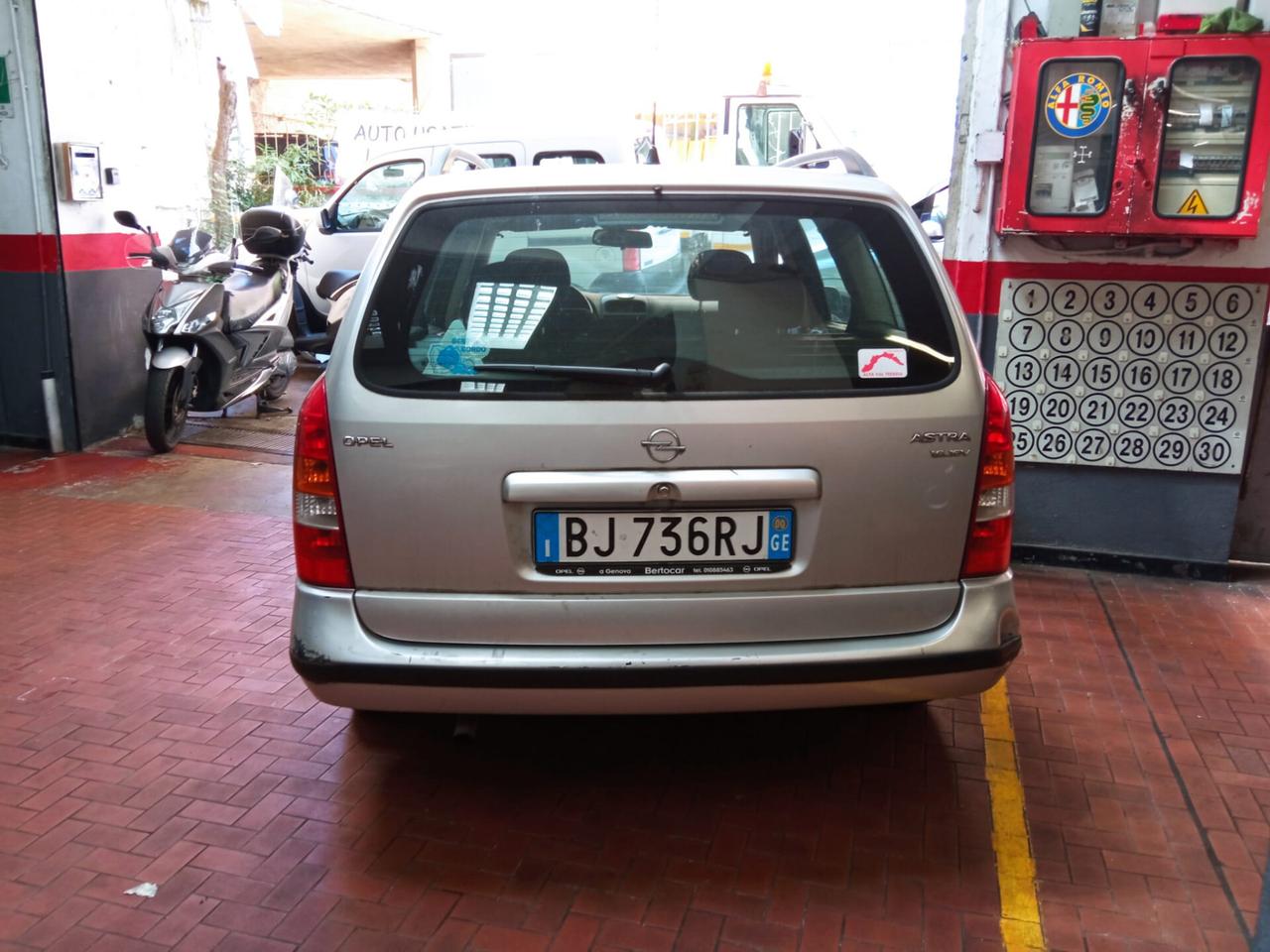 Opel Astra 1.6i 16V cat Station Wagon Sport
