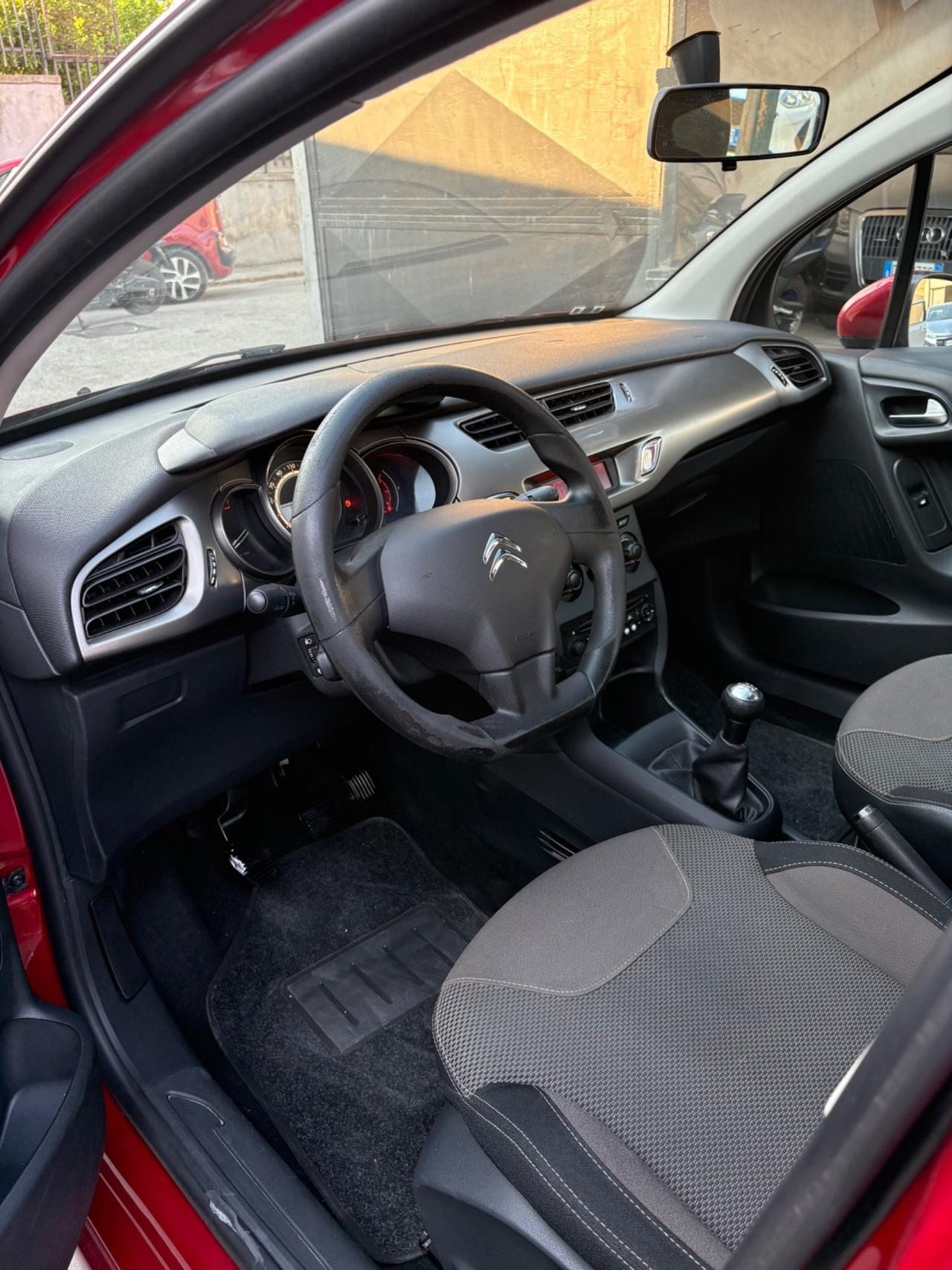 Citroen C3 restyling led 1.0 benz 135000km