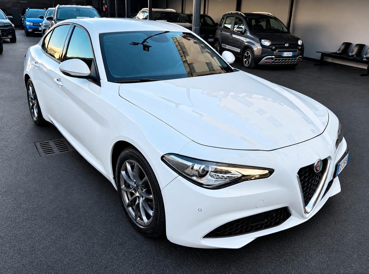 Alfa Romeo Giulia 2.2 Turbodiesel 160 CV AT8 Business