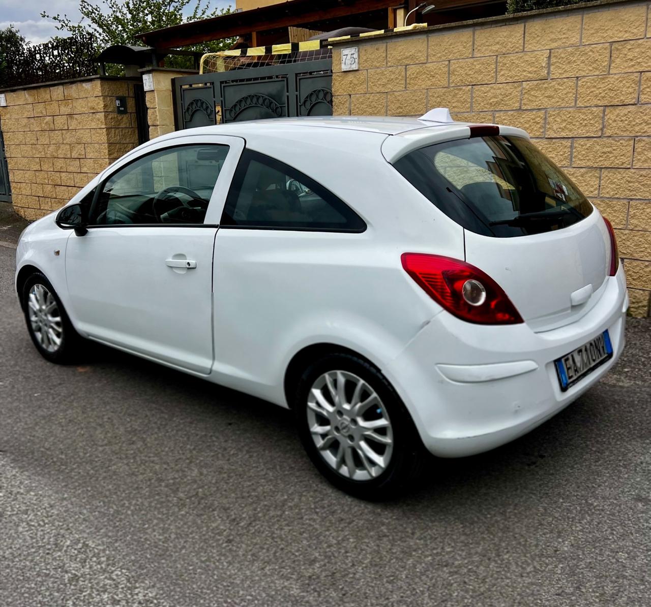 Opel Corsa 1.2 GPL-BENZINA