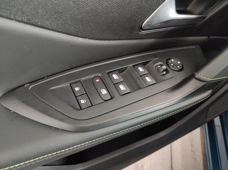 PEUGEOT 408 - 408 Hybrid 136 e-DCS6 GT