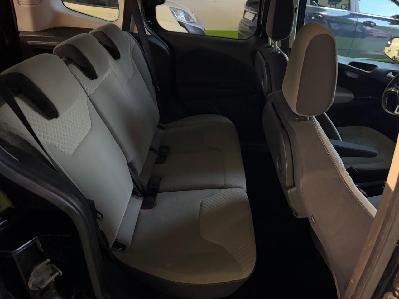 Ford Tourneo Courier 1.6 TDCI 95 CV Titanium -5posti-