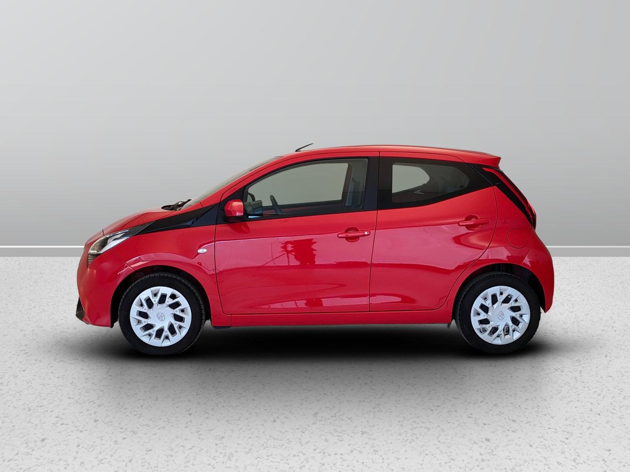 TOYOTA Aygo II 2018 5p - Aygo 5p 1.0 x-play 72cv