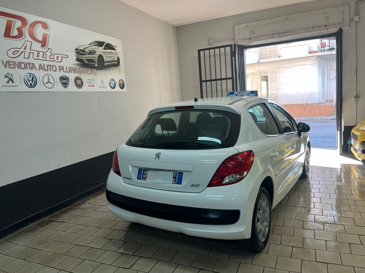 Peugeot 207 1.4 HDi 70CV 5p. 2012 unico prop