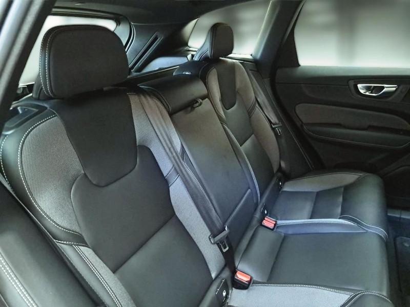 VOLVO XC60 B5 D AWD automatico R-Design