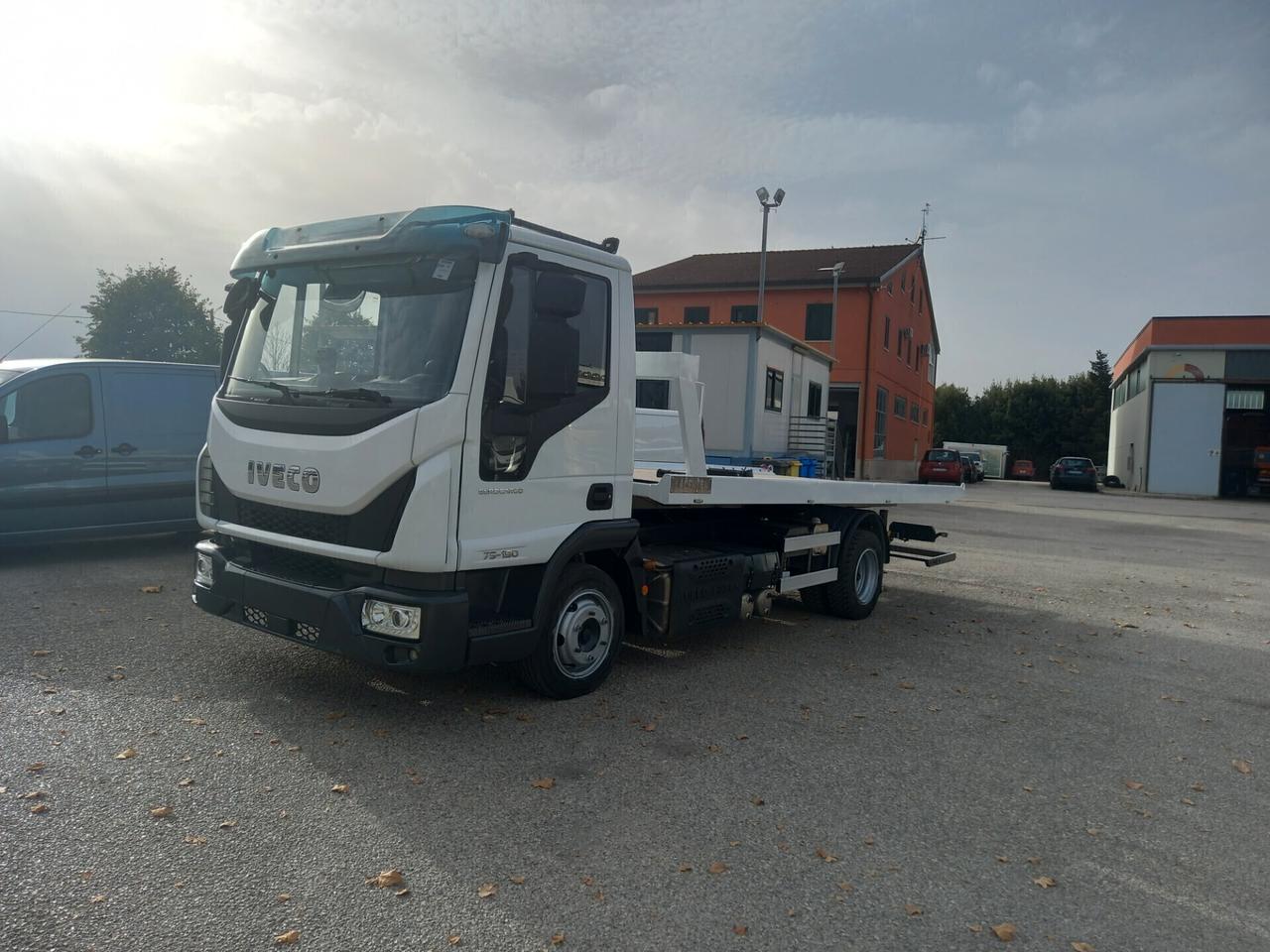 IVECO ML 75E19 - Allestimento Nuovo: Carroattrezzi - Verricello Traslabile con forche posteriori (C67)