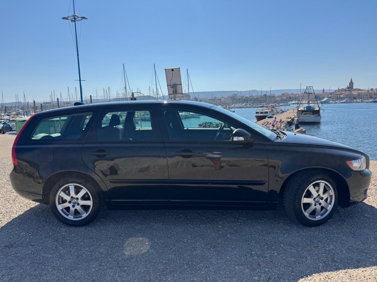 Volvo V50 D2 R-design