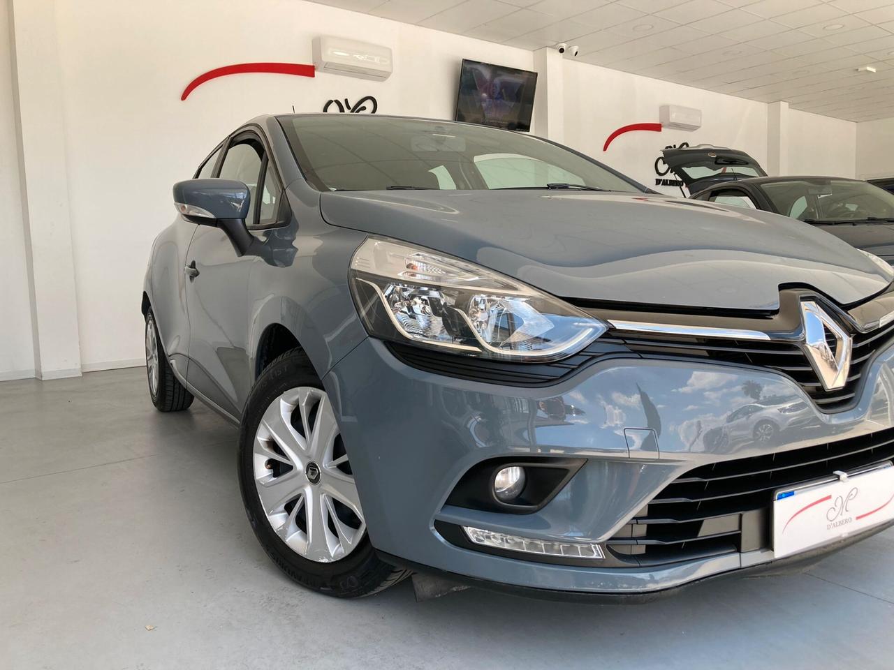 Renault Clio TCe 12V 90 CV 5 porte Moschino Zen