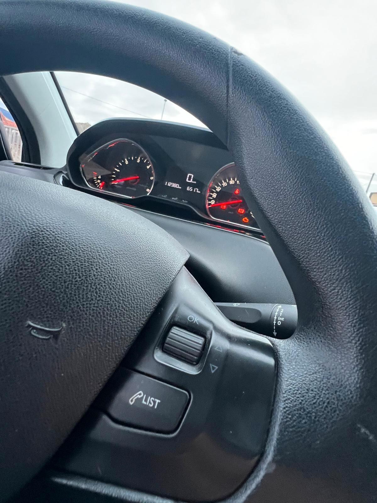 Peugeot 208 1.4 HDi 68 CV 5 porte Access NEOPATENTATI