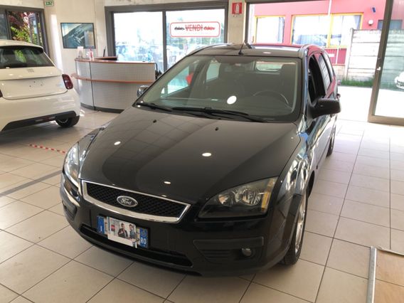 Ford Focus CC Focus 1.6 TDCi (90CV) S.W. Per Neo patentati