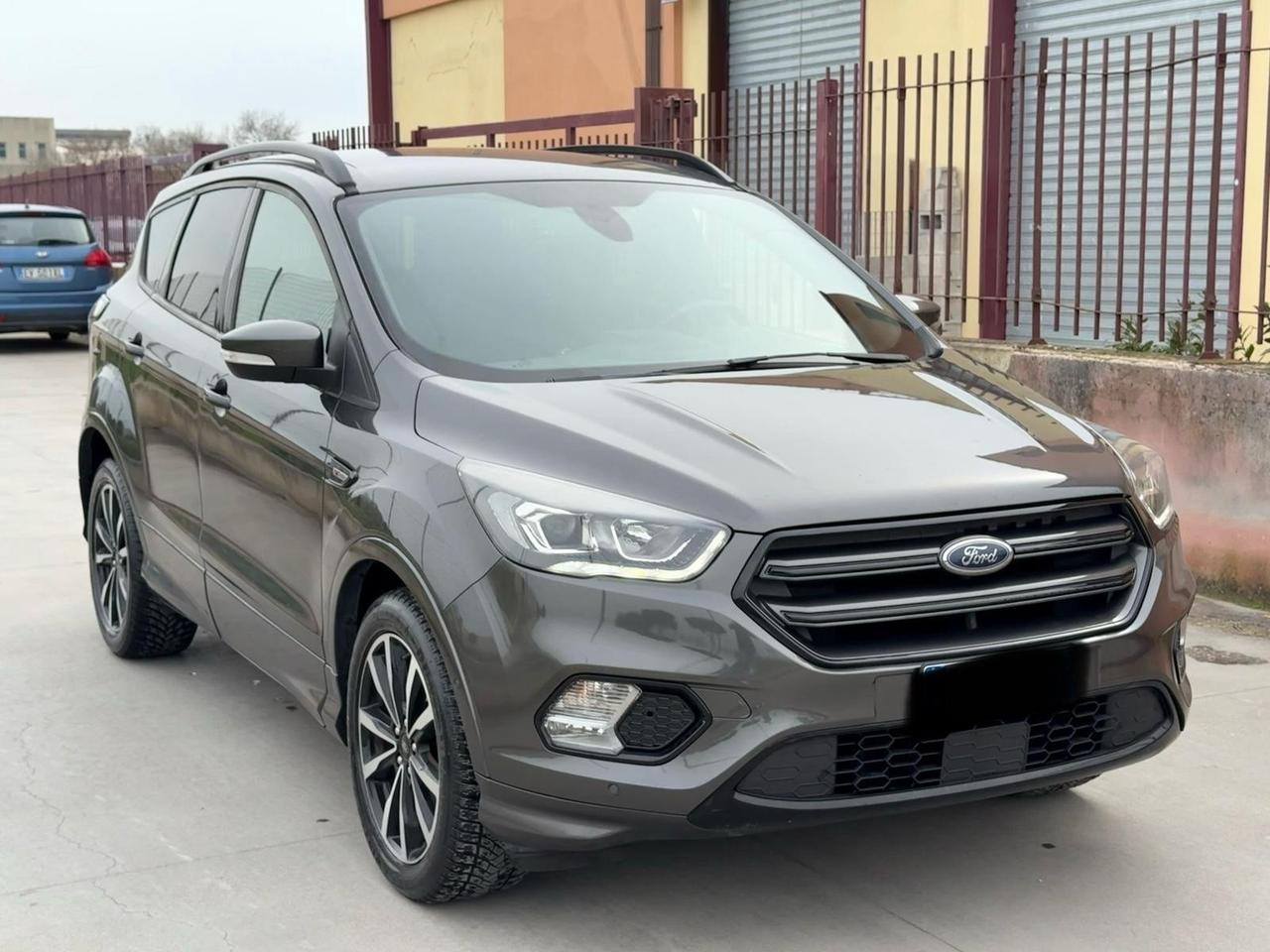 Ford Kuga 1.5 TDCI 120 CV S&S 2WD ST-Line