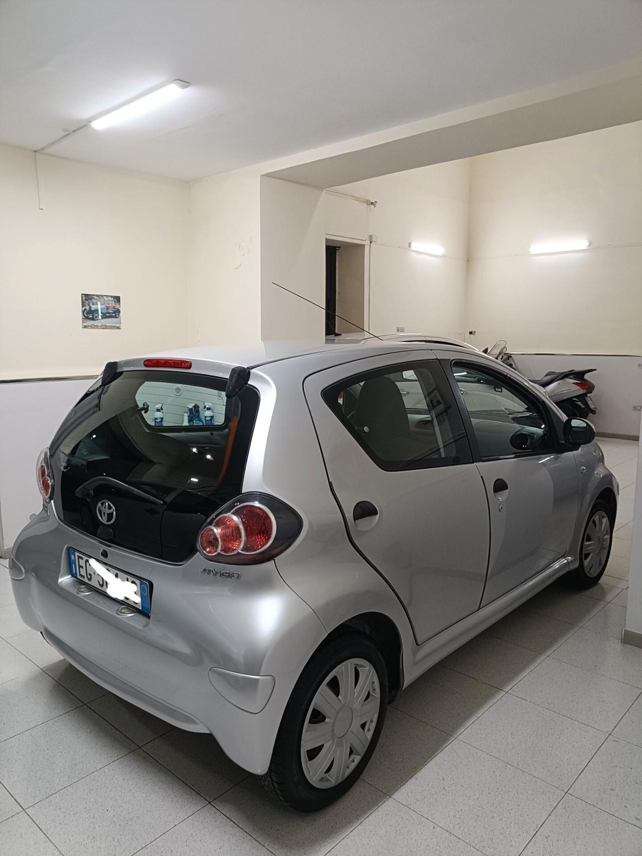 Toyota Aygo 1.0 12V VVT-i 5 porte Now