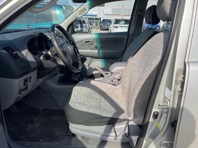 TOYOTA Hilux 3.0 D-4D aut.4WD 4p. Double Cab SR