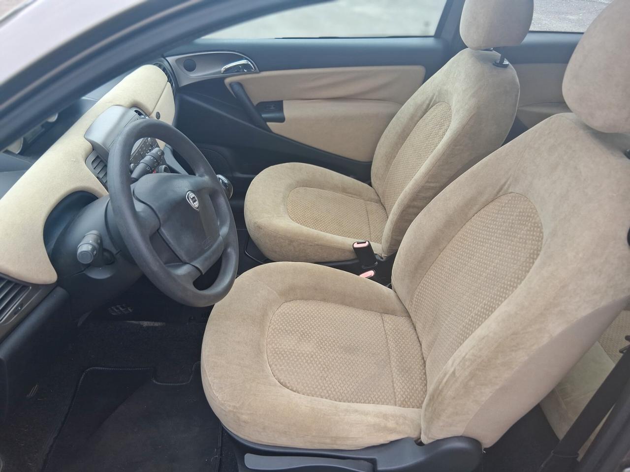 Lancia Ypsilon 1.2 Argento
