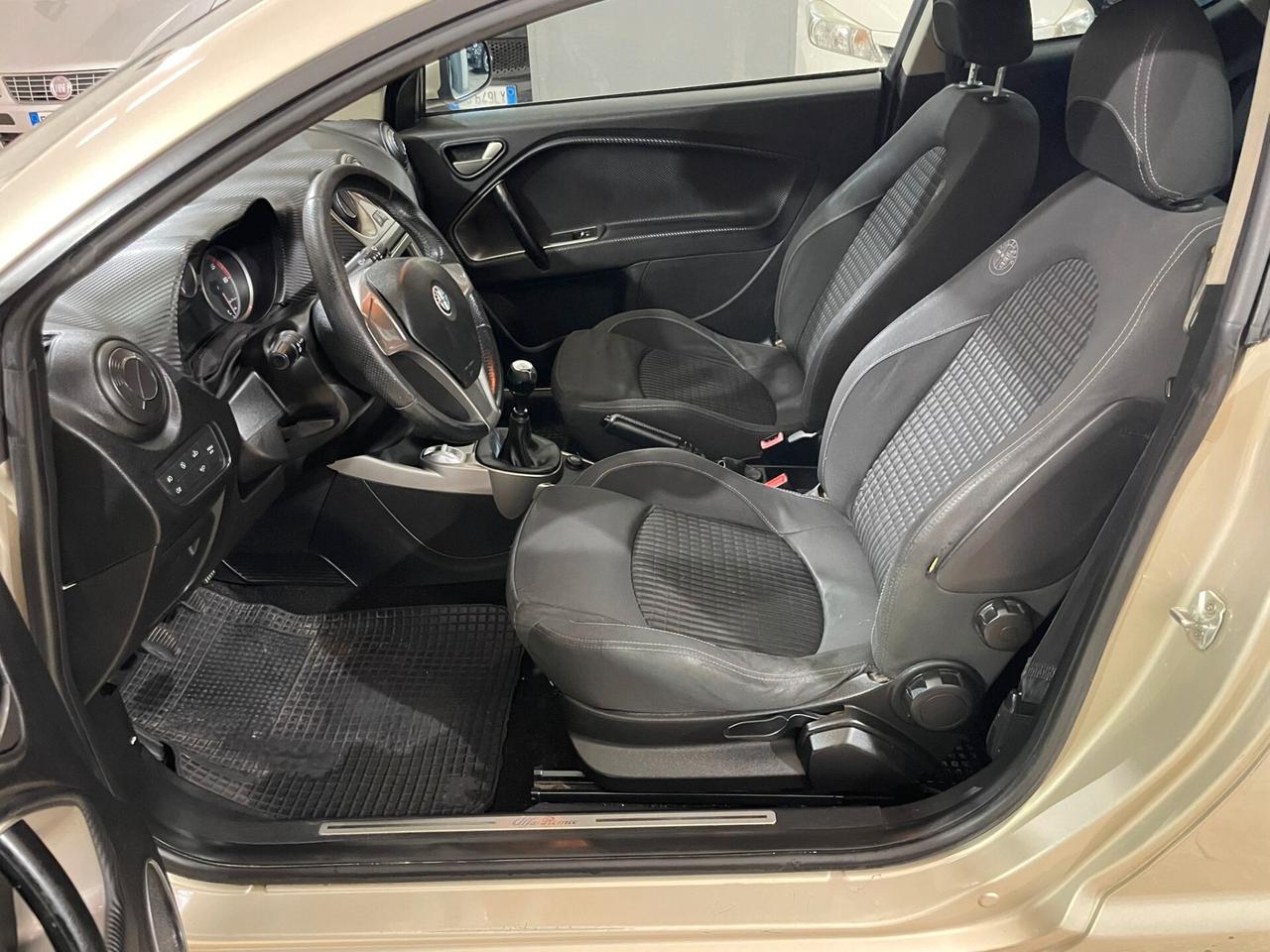 Alfa Romeo MiTo 1.3 JTDm-2 95 CV S&S Distinctive Sport Pack