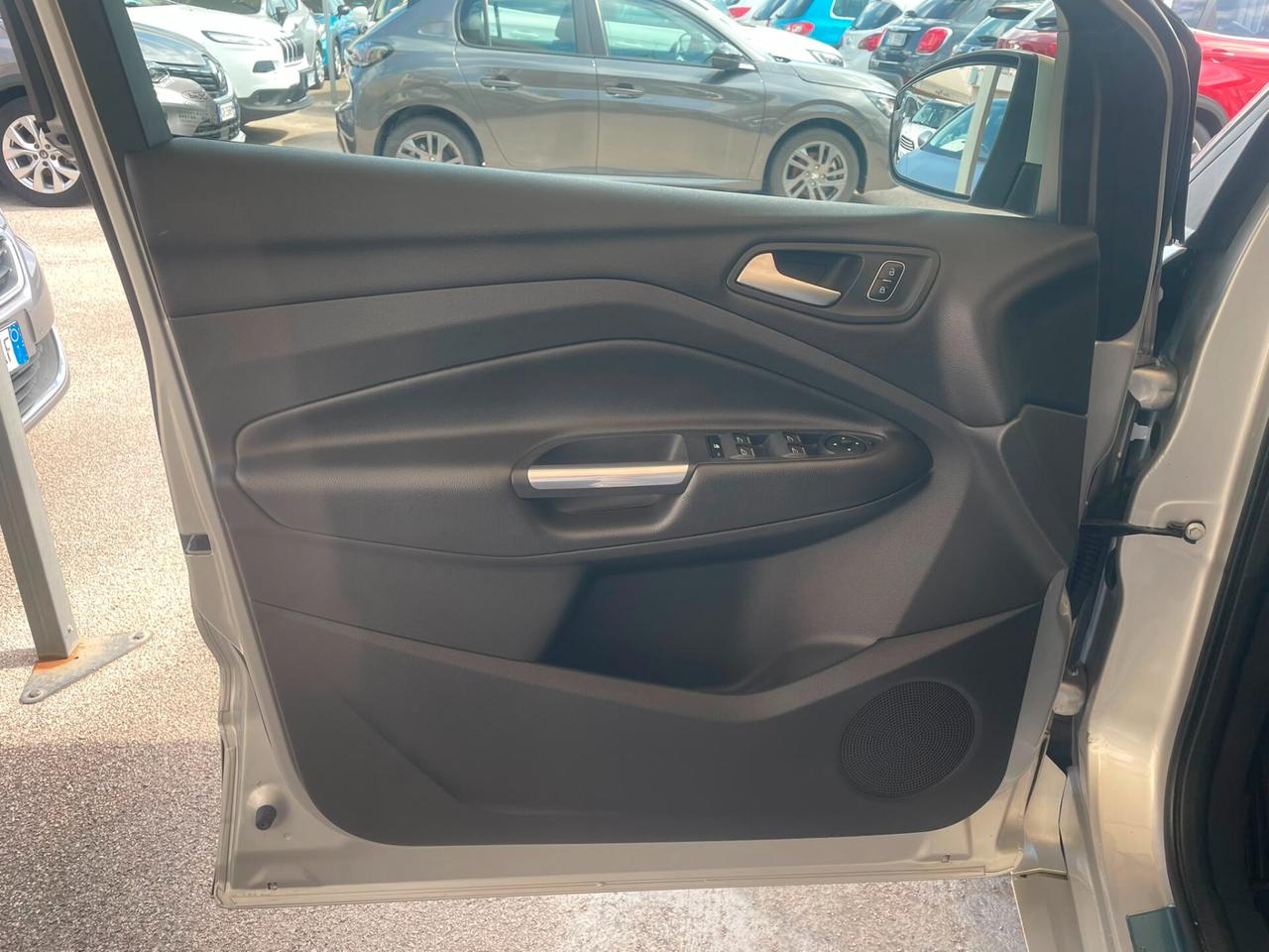 Ford Kuga 1.5 TDCI 120 CV 2WD Powershift Titanium Cambio auto