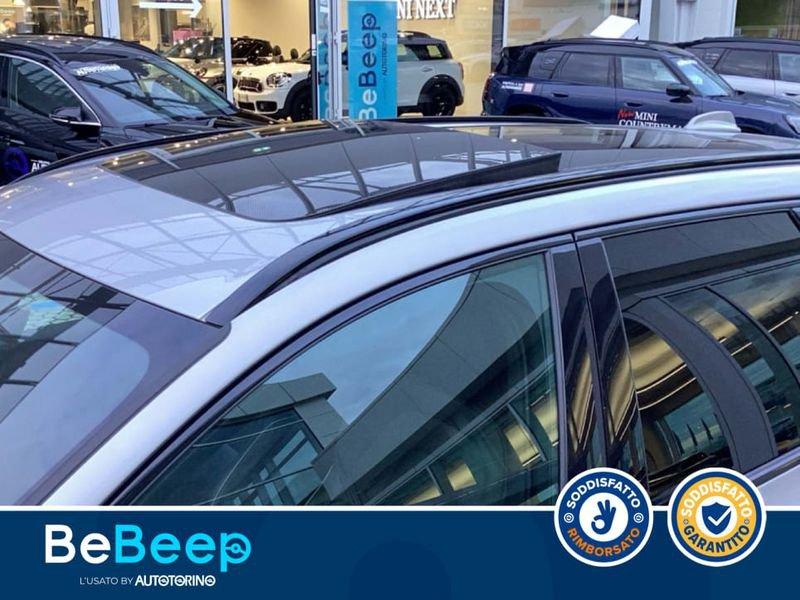 Volvo XC60 2.0 B4 PLUS DARK AUTO