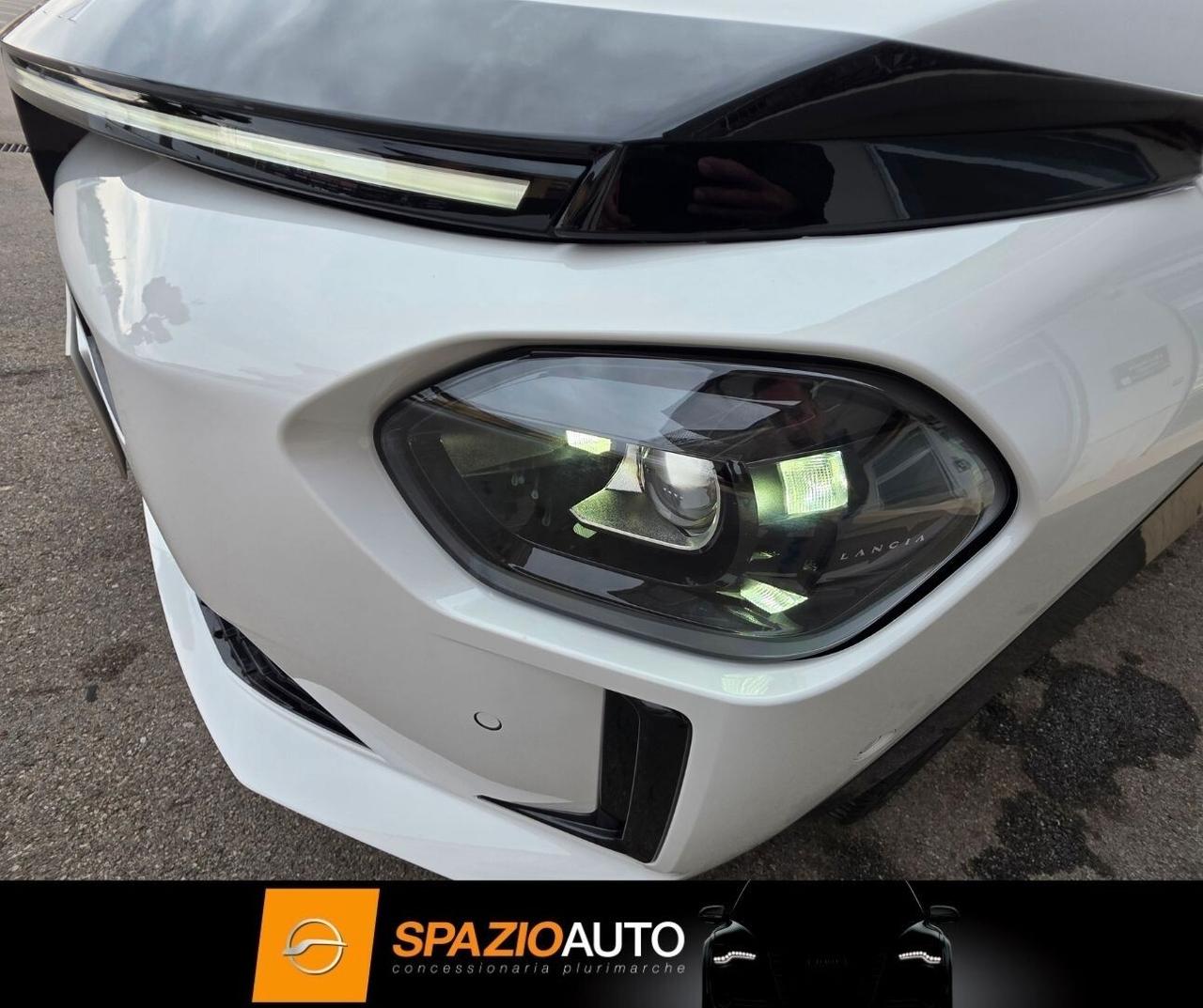 Lancia Ypsilon Hybrid e-DCT *HF LINE* FULL