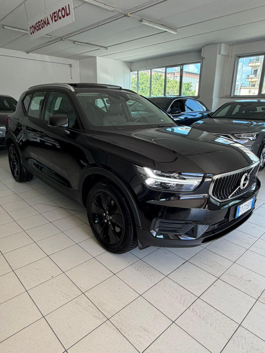 VOLVO - XC40 - D4 AWD Geartronic Momentum