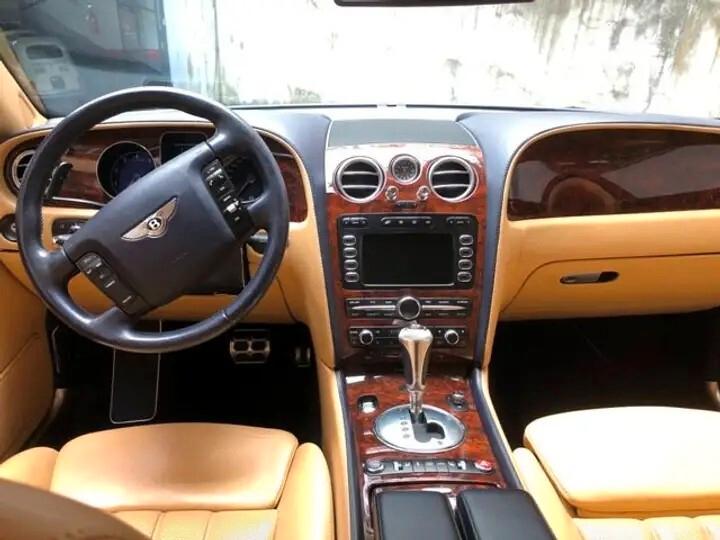 Bentley Continental Flying Spur BOOK BENTLEY/CRS A LIBRETTO
