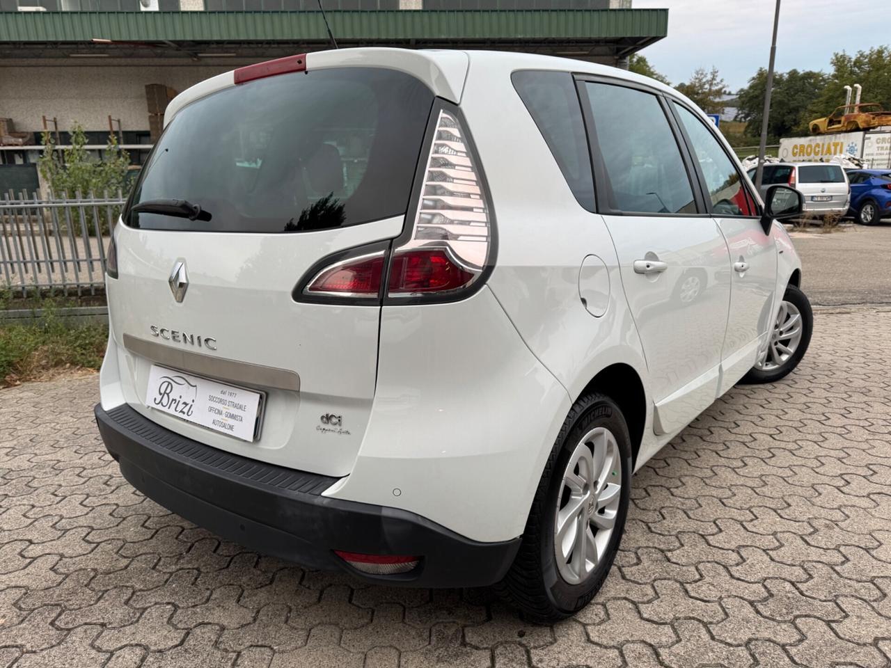 Renault Scenic XMod dCi 110 CV EDC Limited