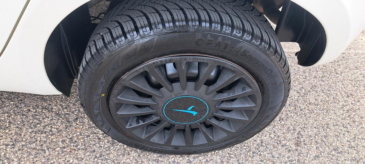 Lancia Ypsilon 0.9 TwinAir 85 CV 5 porte Metano Ecochic Silver