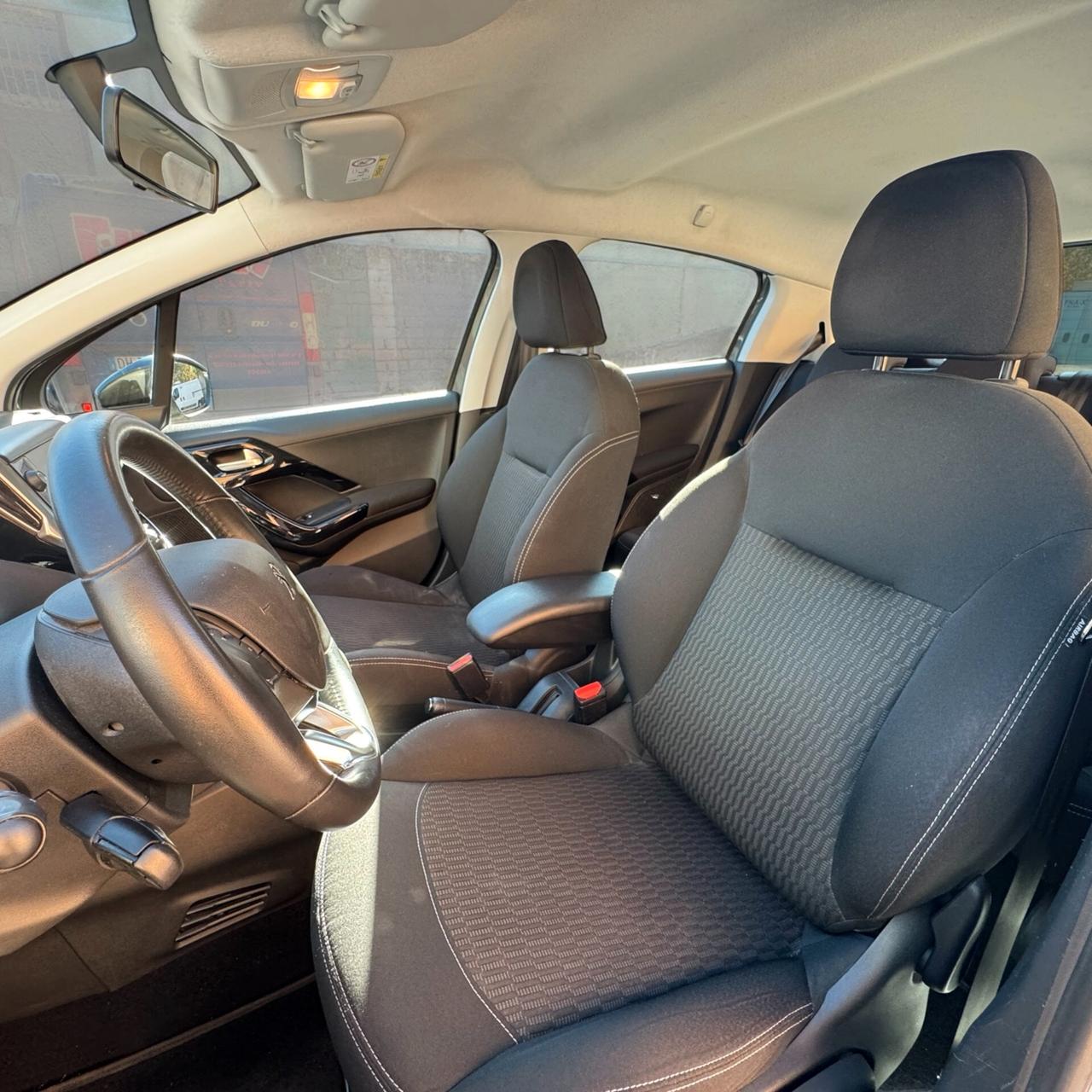 Peugeot 208 PureTech 82 5 porte Allure