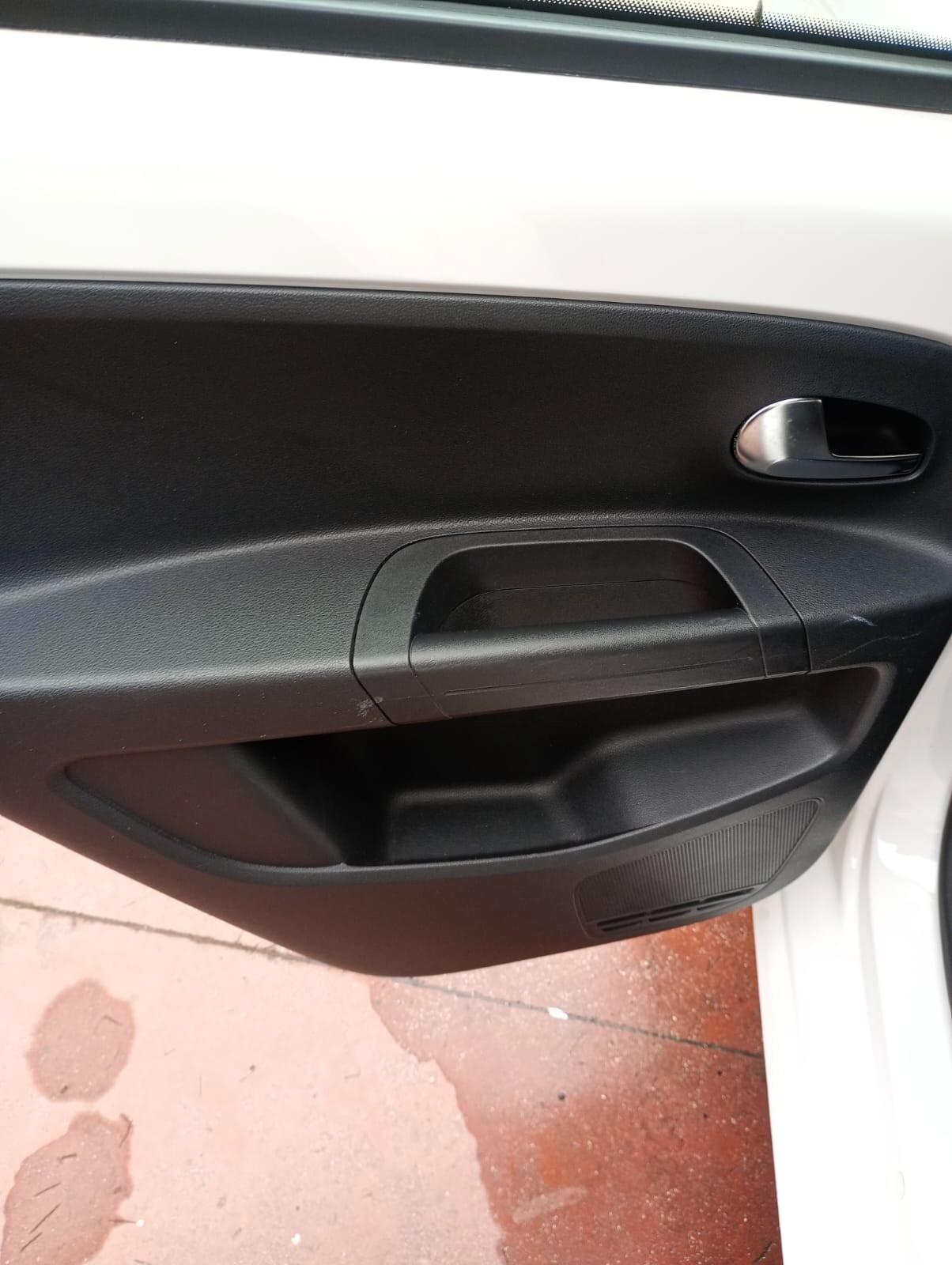 Volkswagen up! 1.0 bluemotion tech