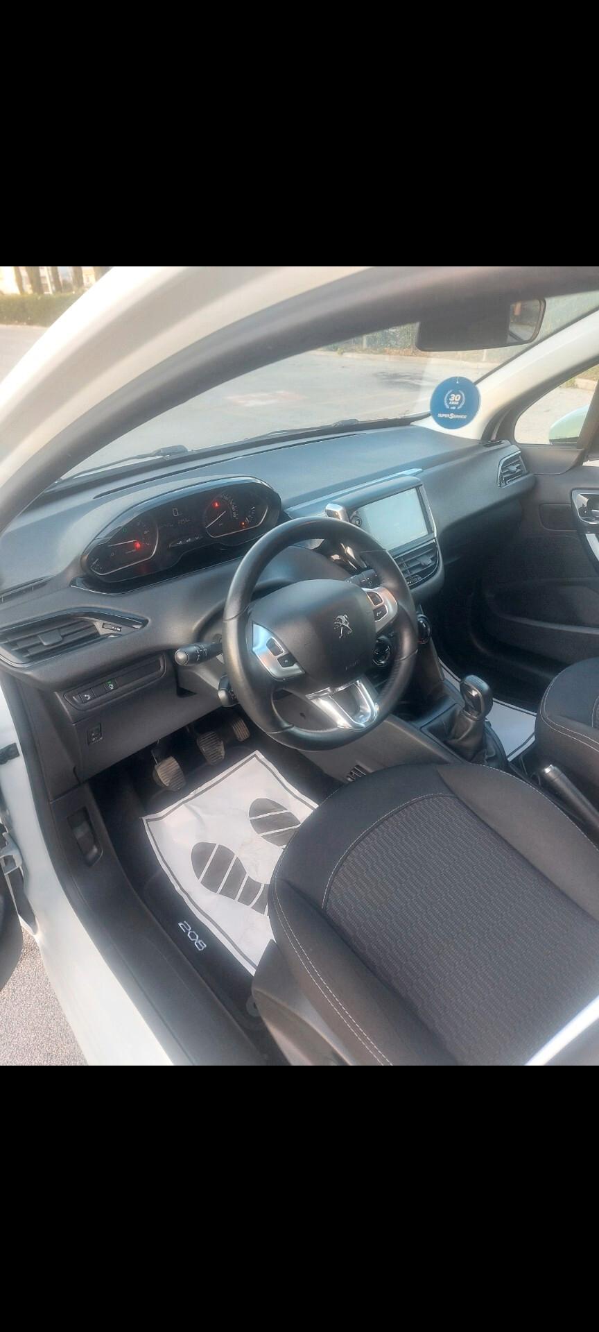 Peugeot 208 PureTech 82 5p. GPL Active