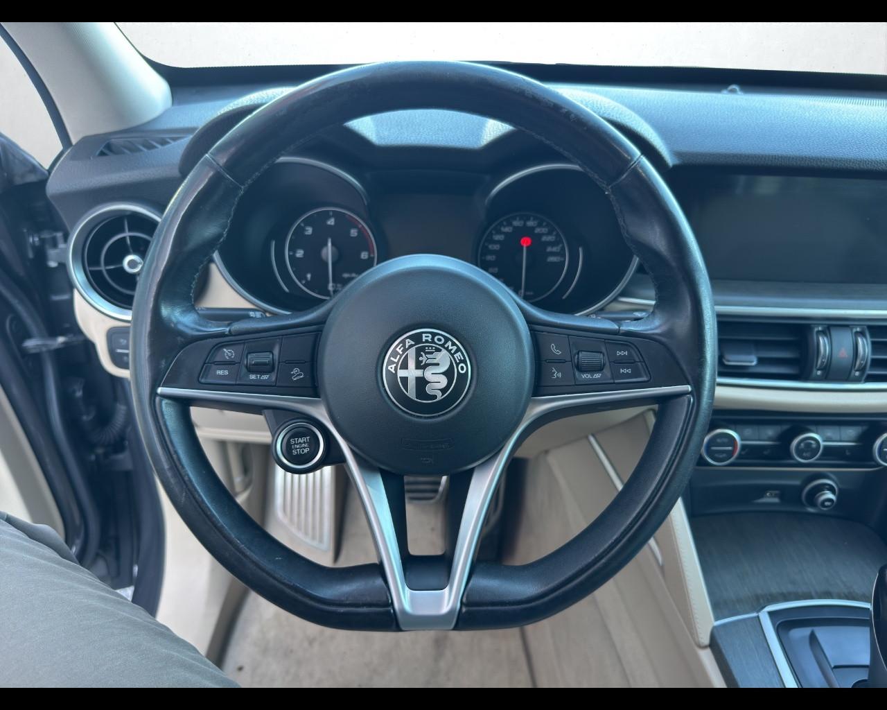 ALFA ROMEO Stelvio - Stelvio 2.2 Turbodiesel 210 CV AT8 Q4 Executive