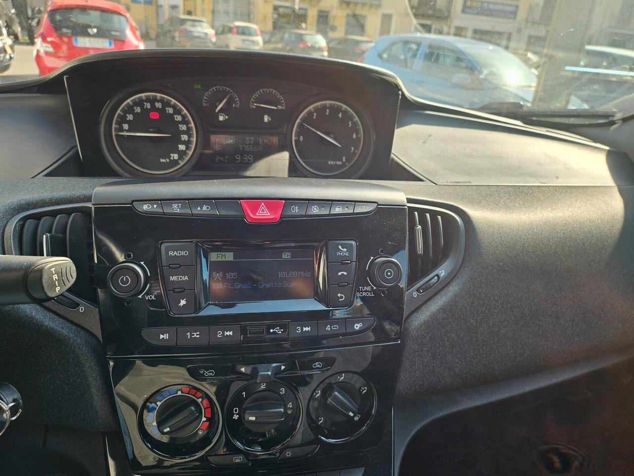 Lancia Ypsilon 1.0 FireFly HYBRID 03/2022