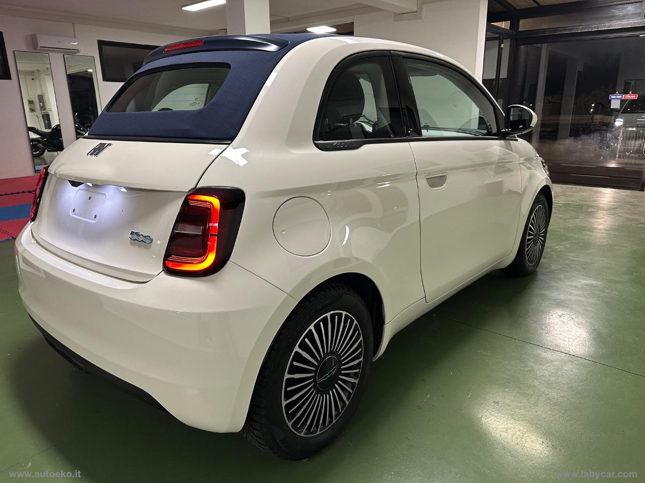 FIAT 500e Icon Cabrio