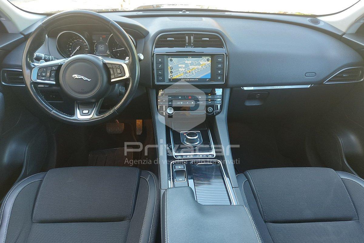 JAGUAR F-Pace 2.0 D 180 CV AWD aut. R-Sport